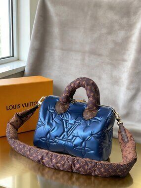 Louis Vuitton  Bandoulière 25 Blue Metallic Quilted